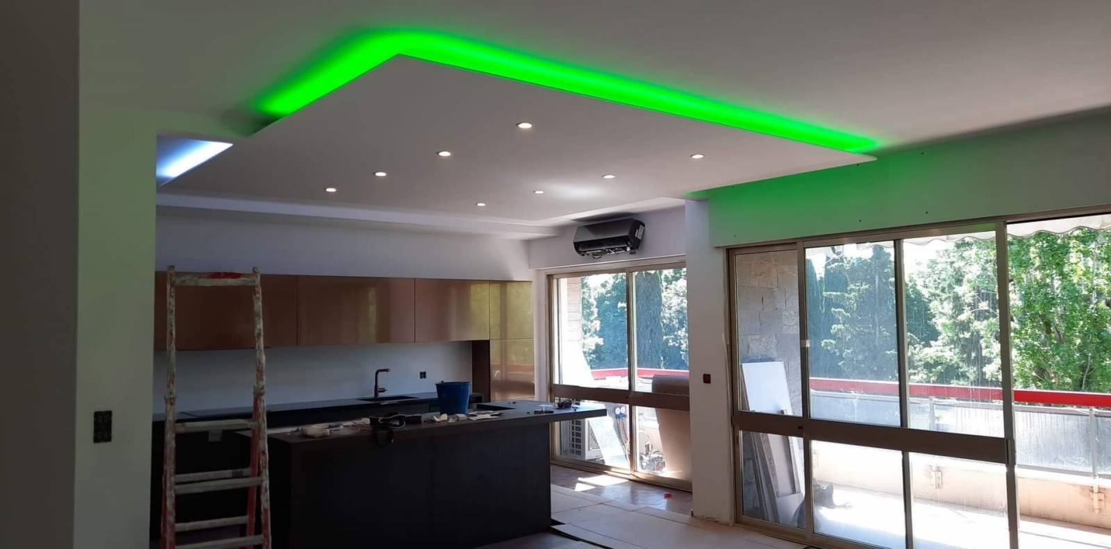  Faux  plafond  avec clairage led  int gr  dans un 